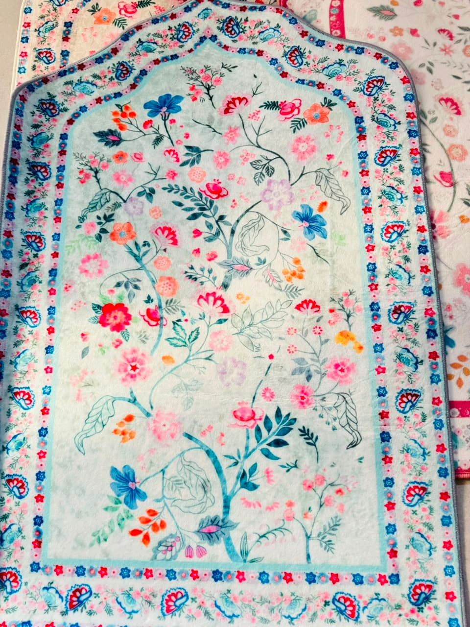 سجاده نقش إيراني 